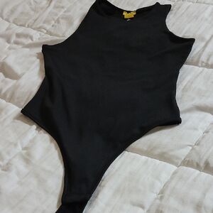 NWOT Daisy Black Body Suit